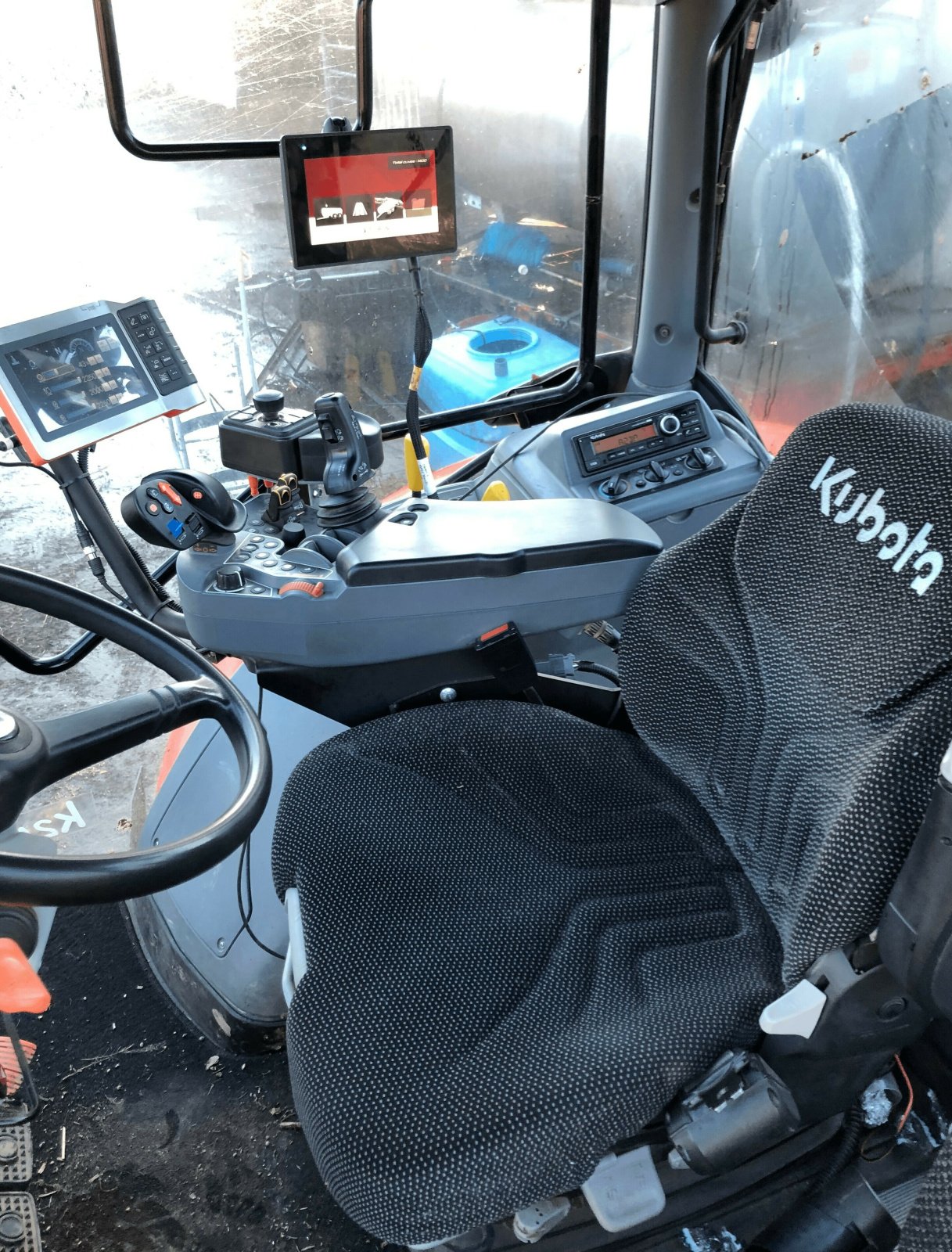 Traktor del tipo Kubota TRACTEUR M7152 PREMIUM, Gebrauchtmaschine en ST CLEMENT DE LA PLACE (Imagen 5)