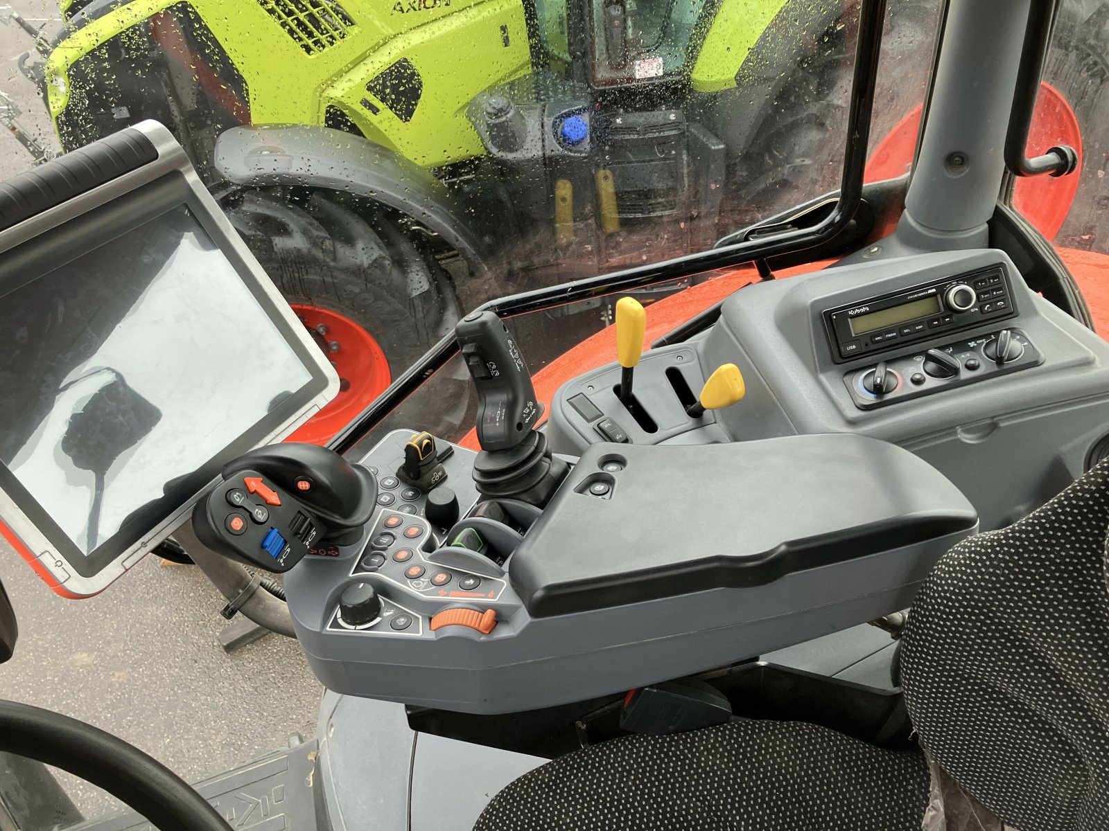 Traktor типа Kubota TRACTEUR M7152, Gebrauchtmaschine в BLENDECQUES (Фотография 4)