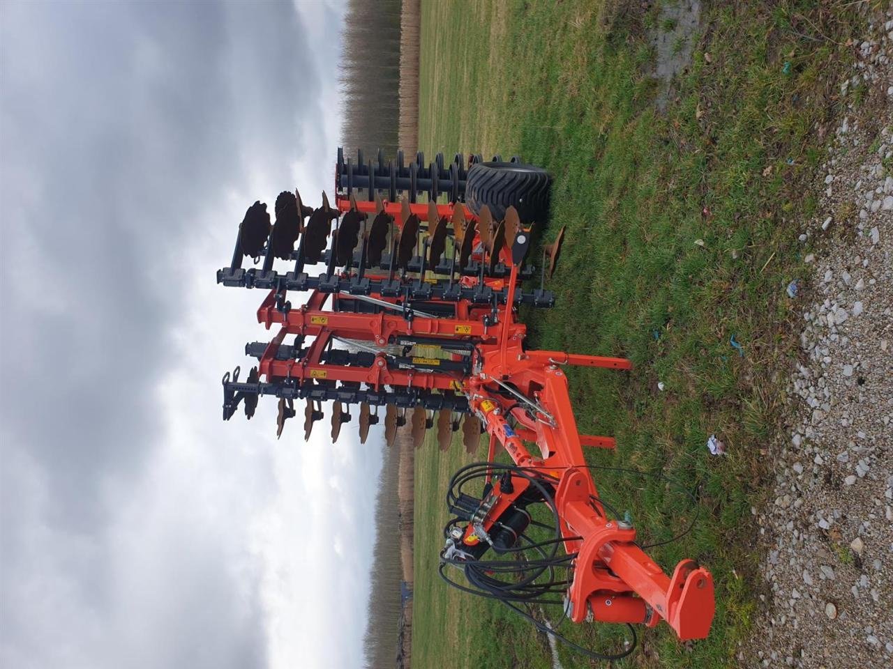 Traktor of the type Kuhn Optimer L5000, Neumaschine in Schopfloch (Picture 2)