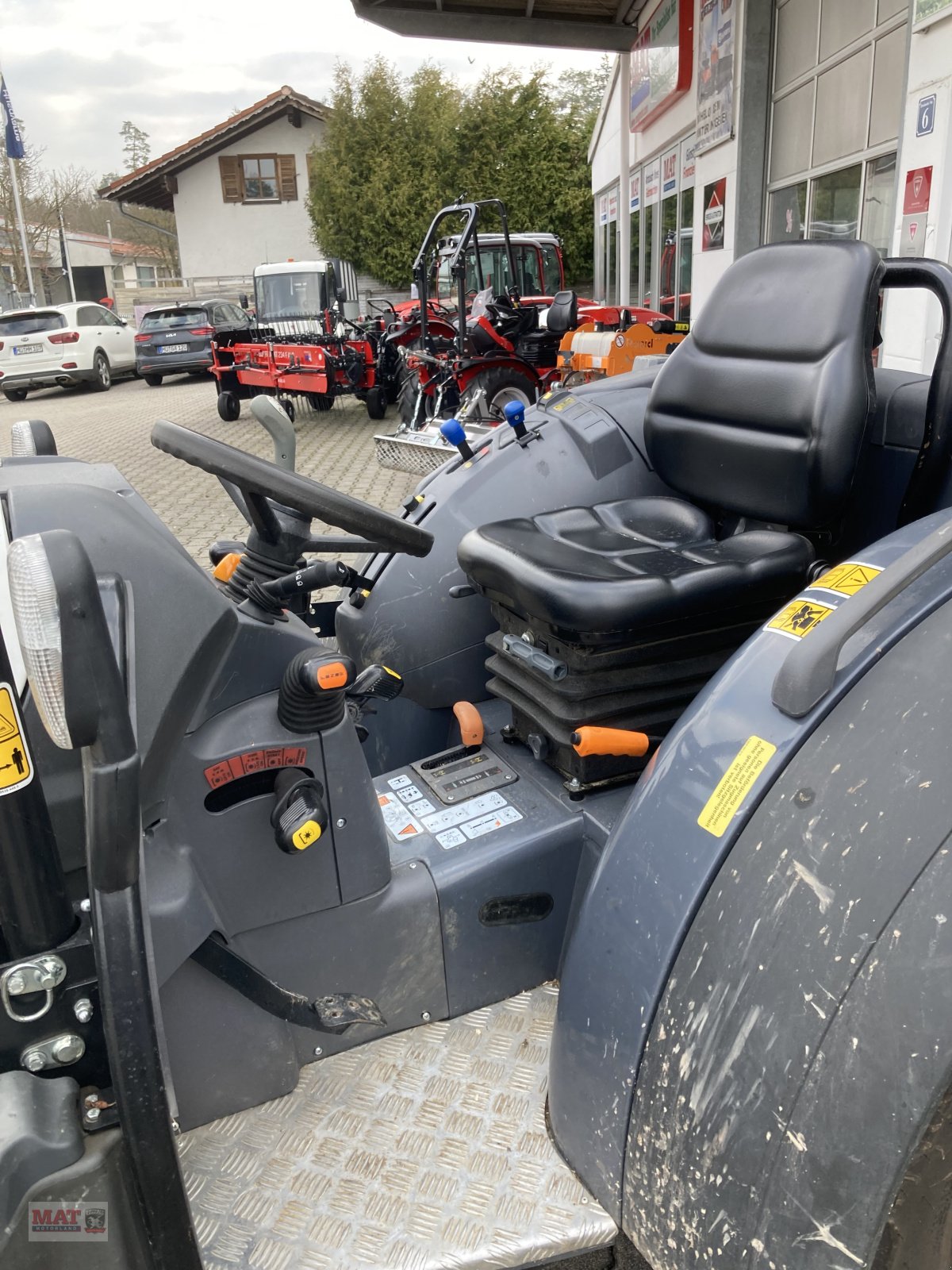 Traktor des Typs Lamborghini EGO 55, Neumaschine in Waldkraiburg (Bild 5)