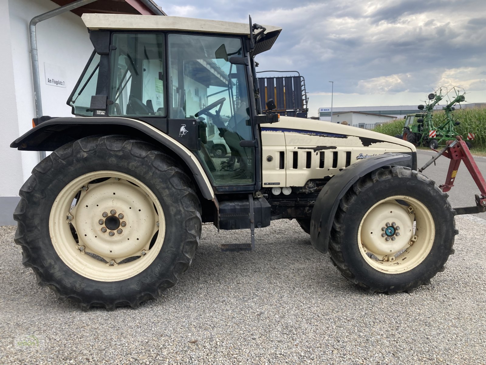 Traktor des Typs Lamborghini Premium 1060 mit FH und Frontzapfwelle aus erster Hand, Gebrauchtmaschine in Burgrieden (Bild 8)