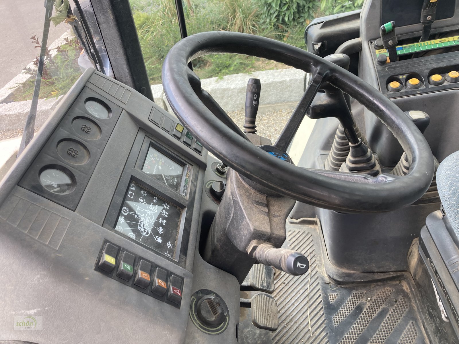 Traktor des Typs Lamborghini Premium 1060 mit FH und Frontzapfwelle aus erster Hand, Gebrauchtmaschine in Burgrieden (Bild 14)