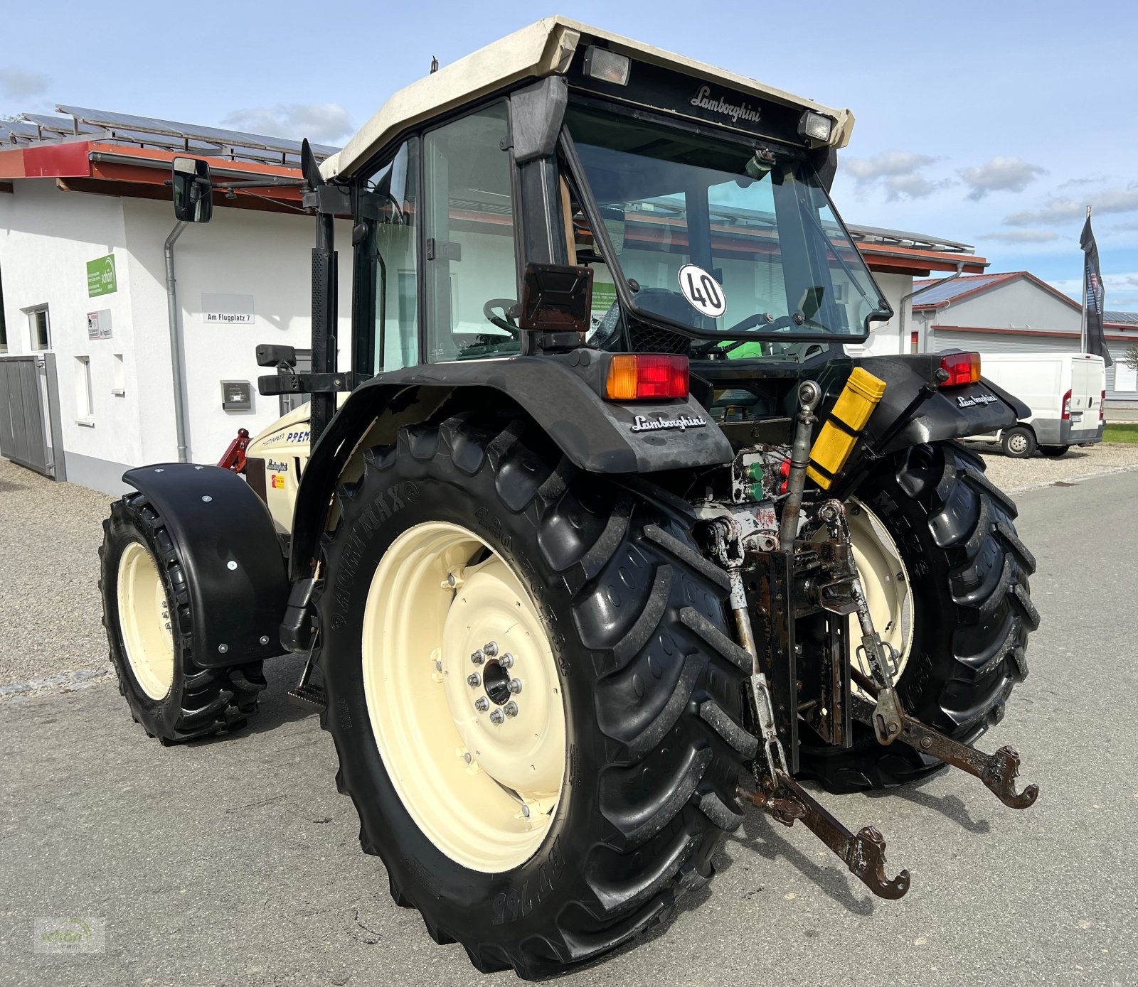 Traktor of the type Lamborghini Premium 1060 mit FH und Frontzapfwelle aus erster Hand, Gebrauchtmaschine in Burgrieden (Picture 4)