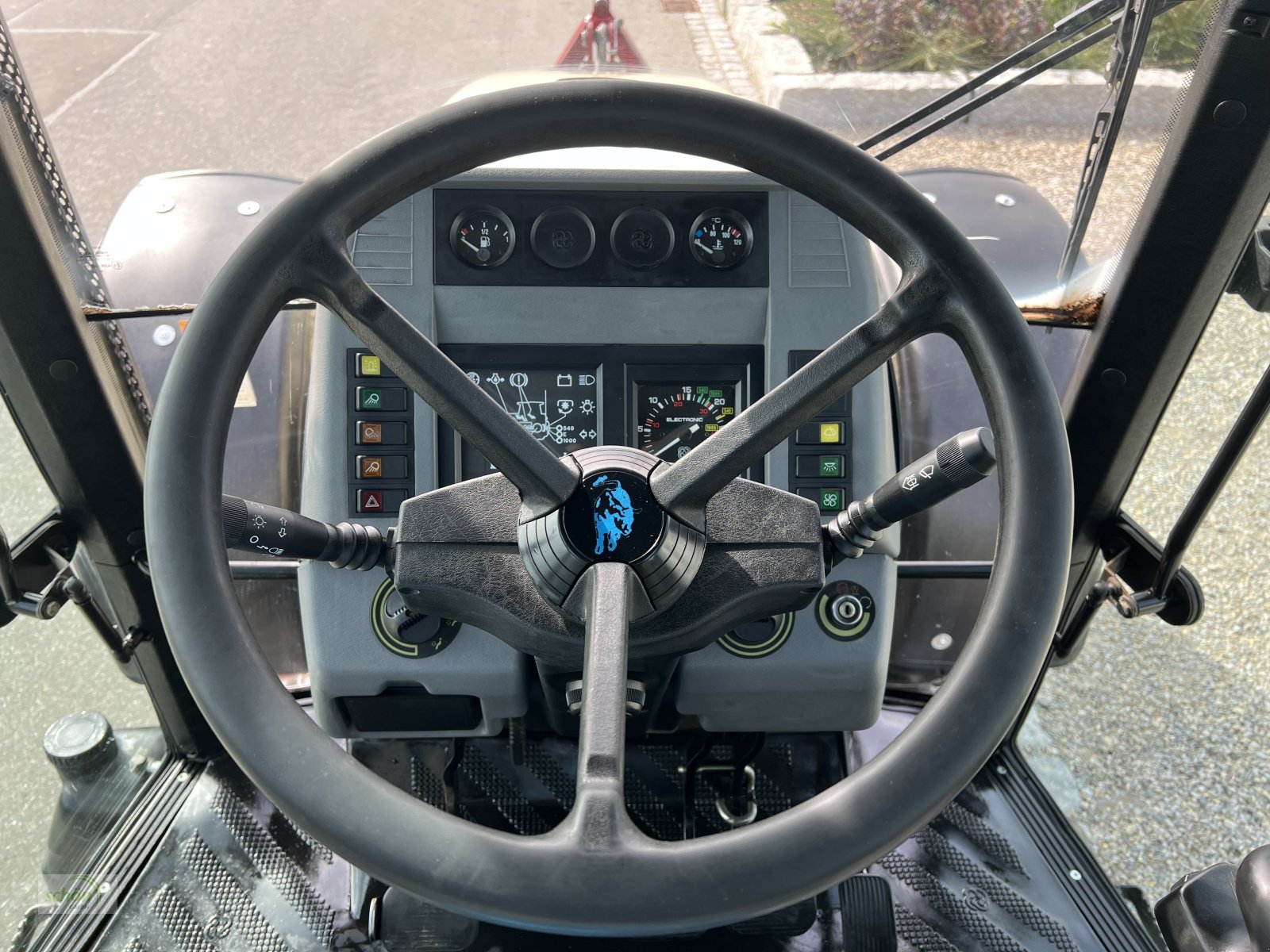 Traktor tip Lamborghini Premium 1060 mit FH und Frontzapfwelle aus erster Hand, Gebrauchtmaschine in Burgrieden (Poză 20)