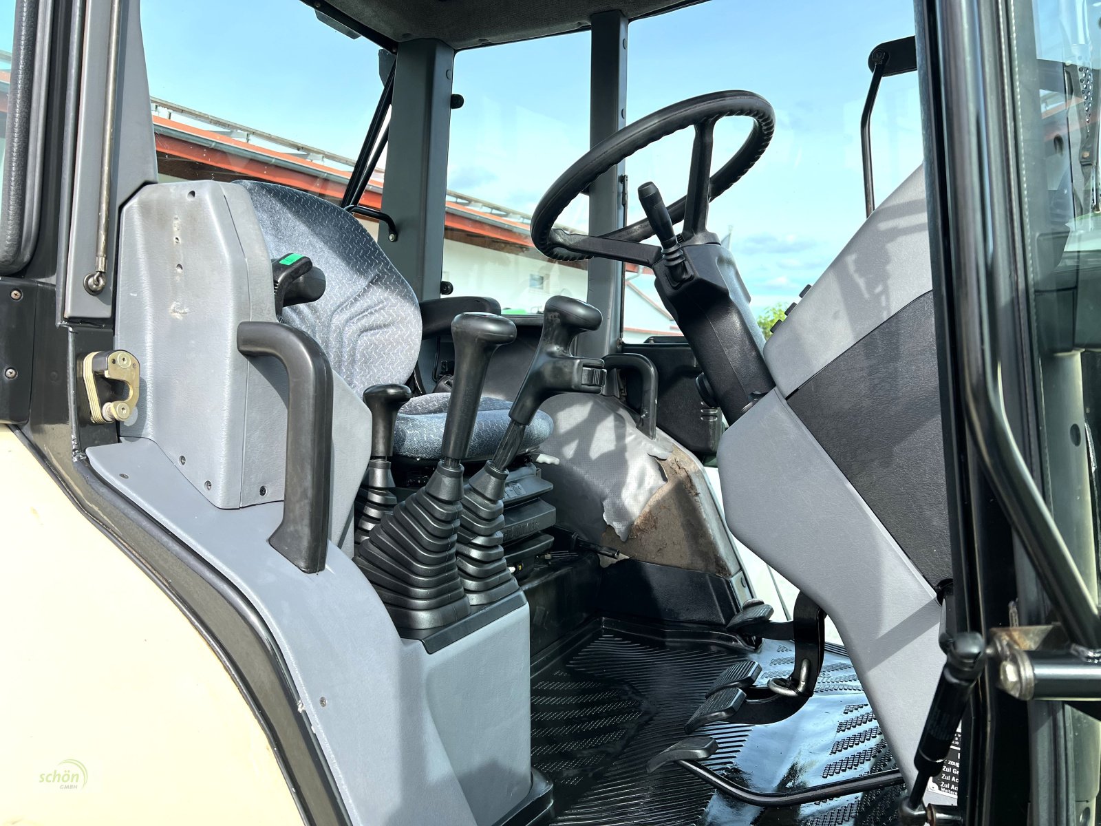 Traktor typu Lamborghini Premium 1060 mit FH und Frontzapfwelle aus erster Hand, Gebrauchtmaschine w Burgrieden (Zdjęcie 22)