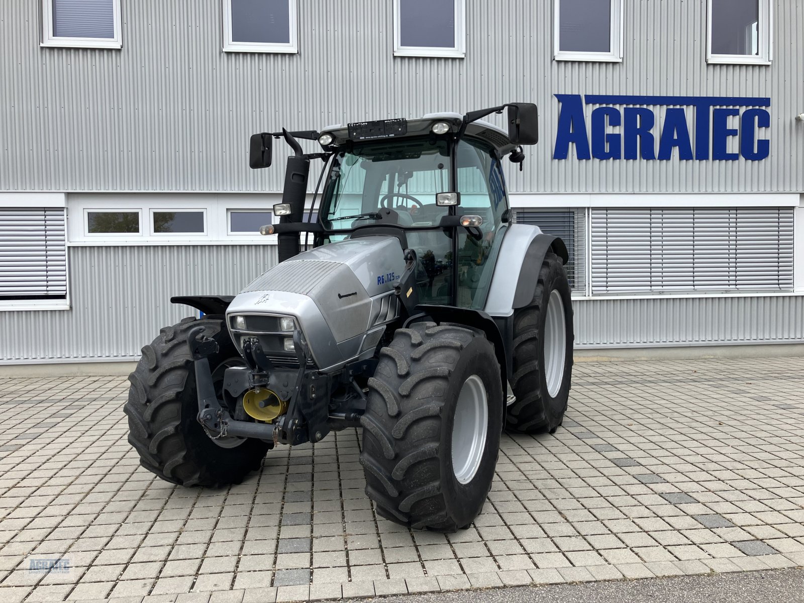 Traktor of the type Lamborghini R 6.125 DCR, Gebrauchtmaschine in Salching bei Straubing (Picture 1)