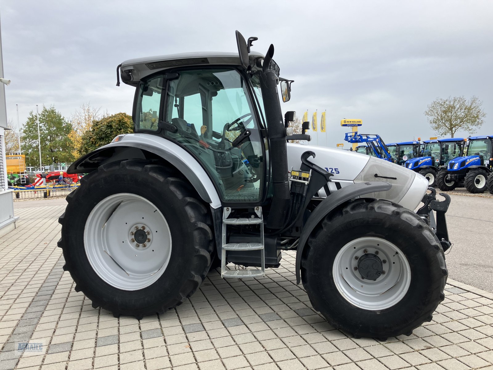 Traktor of the type Lamborghini R 6.125 DCR, Gebrauchtmaschine in Salching bei Straubing (Picture 7)