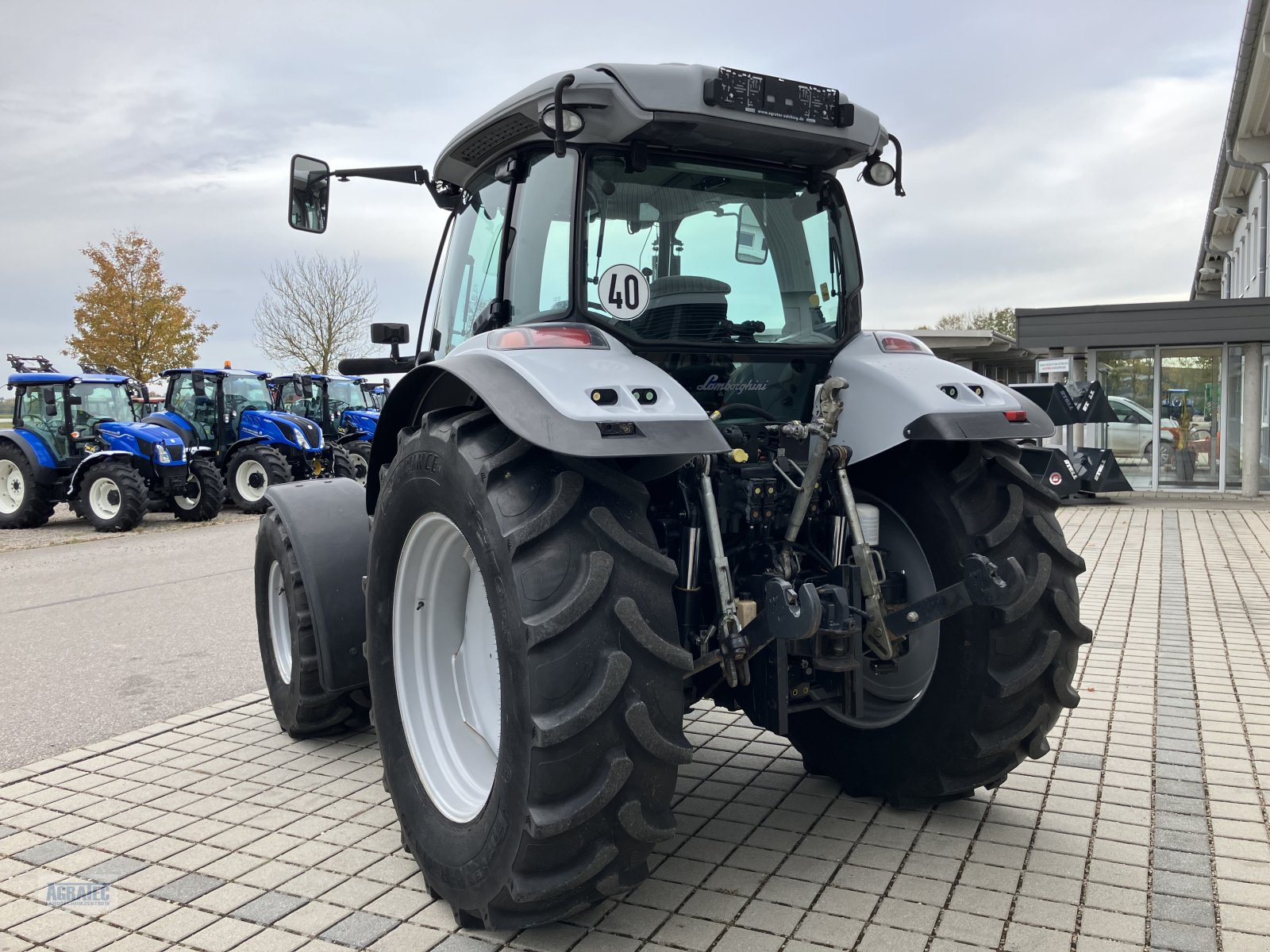 Traktor of the type Lamborghini R 6.125 DCR, Gebrauchtmaschine in Salching bei Straubing (Picture 9)