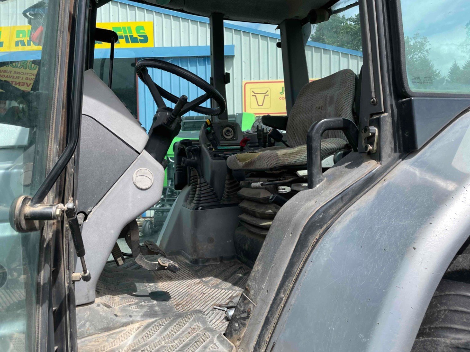 Traktor van het type Lamborghini Tracteur agricole Premium 1060 Lamborghini, Gebrauchtmaschine in LA SOUTERRAINE (Foto 8)