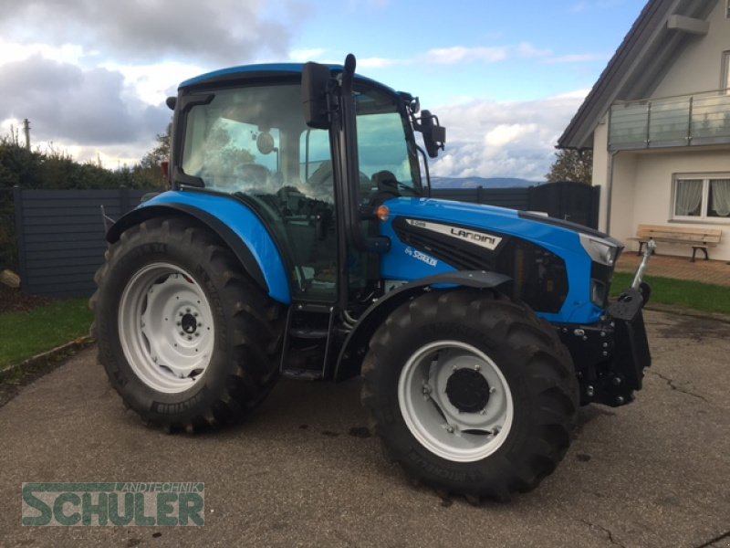 Traktor van het type Landini 5-085, Neumaschine in St. Märgen (Foto 1)