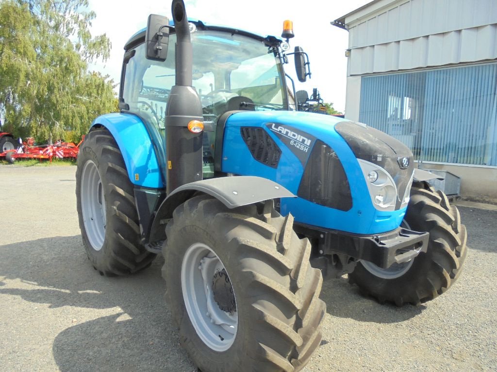 Traktor of the type Landini 6-125H, Gebrauchtmaschine in AUTHON (Picture 2)