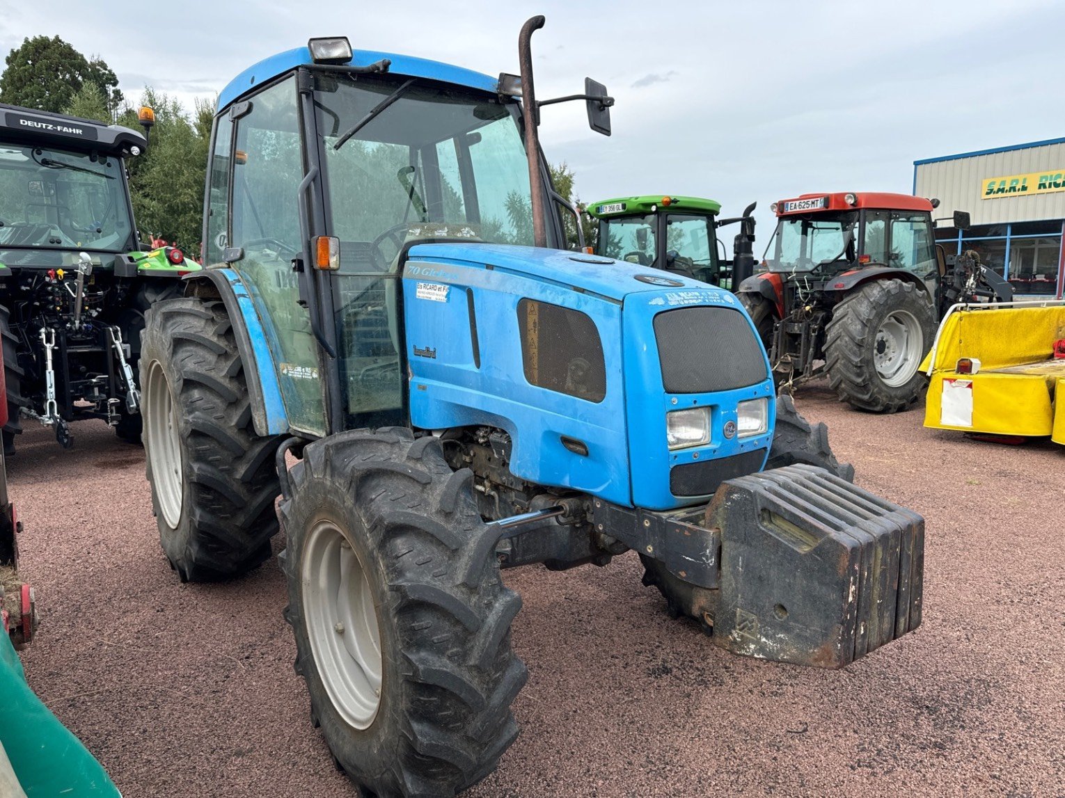 Traktor of the type Landini Tracteur agricole GLOBUS 70DT Landini, Gebrauchtmaschine in LA SOUTERRAINE (Picture 2)