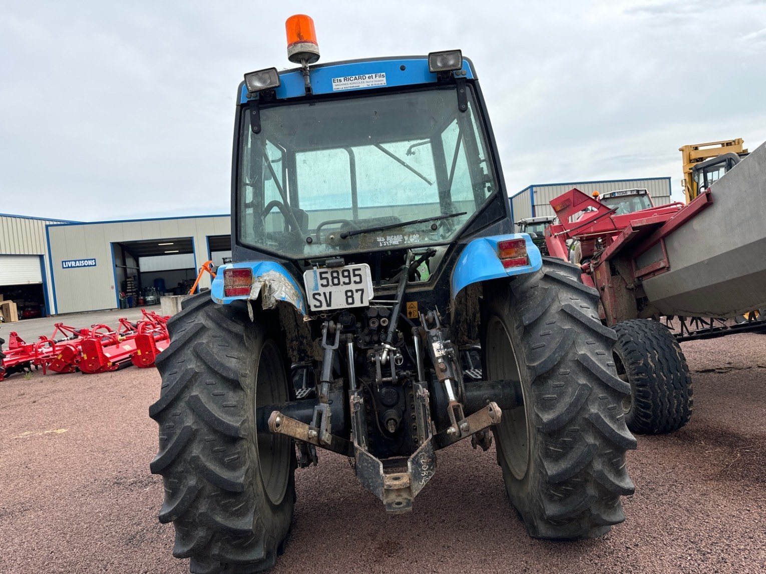 Traktor des Typs Landini Tracteur agricole GLOBUS 70DT Landini, Gebrauchtmaschine in LA SOUTERRAINE (Bild 5)