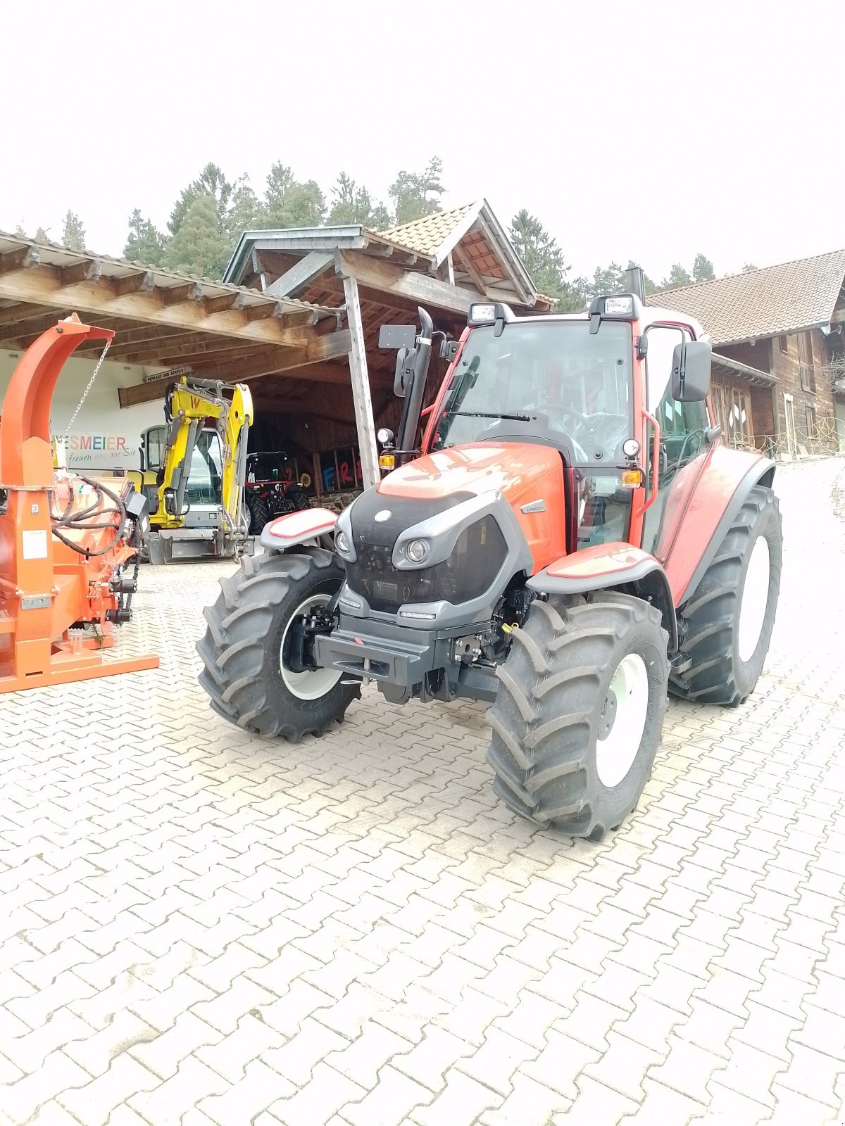 Traktor Türe ait Lindner Lindner, Lintrac, 75, LS, Neumaschine içinde Bad Kötzting (resim 12)