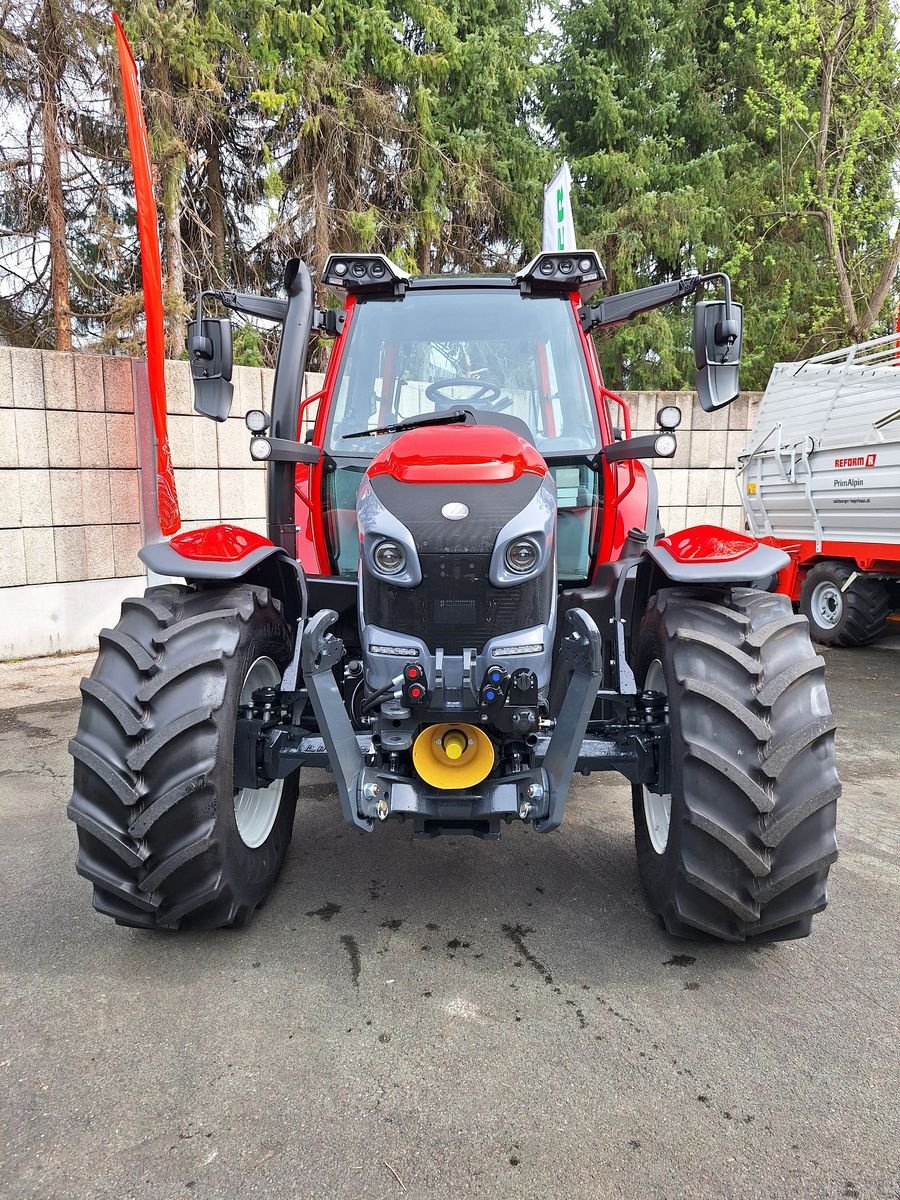 Traktor des Typs Lindner Lintrac 130 (Stufe 5) 4Rad-Lenkung, Neumaschine in Bergheim (Bild 2)