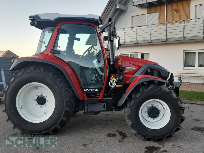 Traktor of the type Lindner Lintrac 70, Neumaschine in St. Märgen (Picture 1)