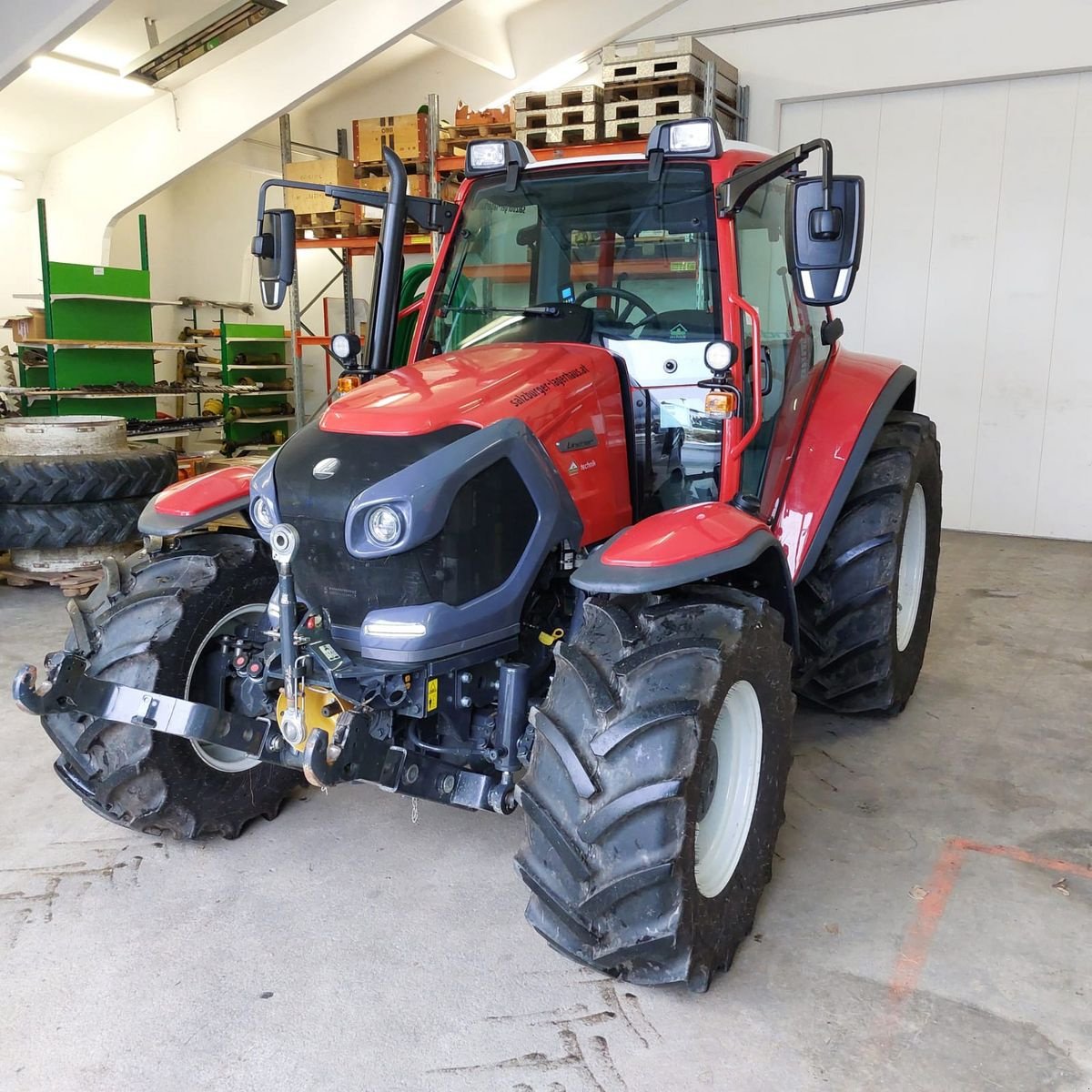 Traktor of the type Lindner Lintrac 80 (Stufe 5), Vorführmaschine in Bruck (Picture 2)