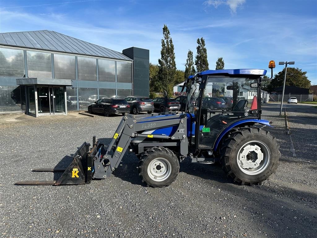 Traktor типа LOVOL M 354 Med Kabine og frontlæsser, Gebrauchtmaschine в Herning (Фотография 1)