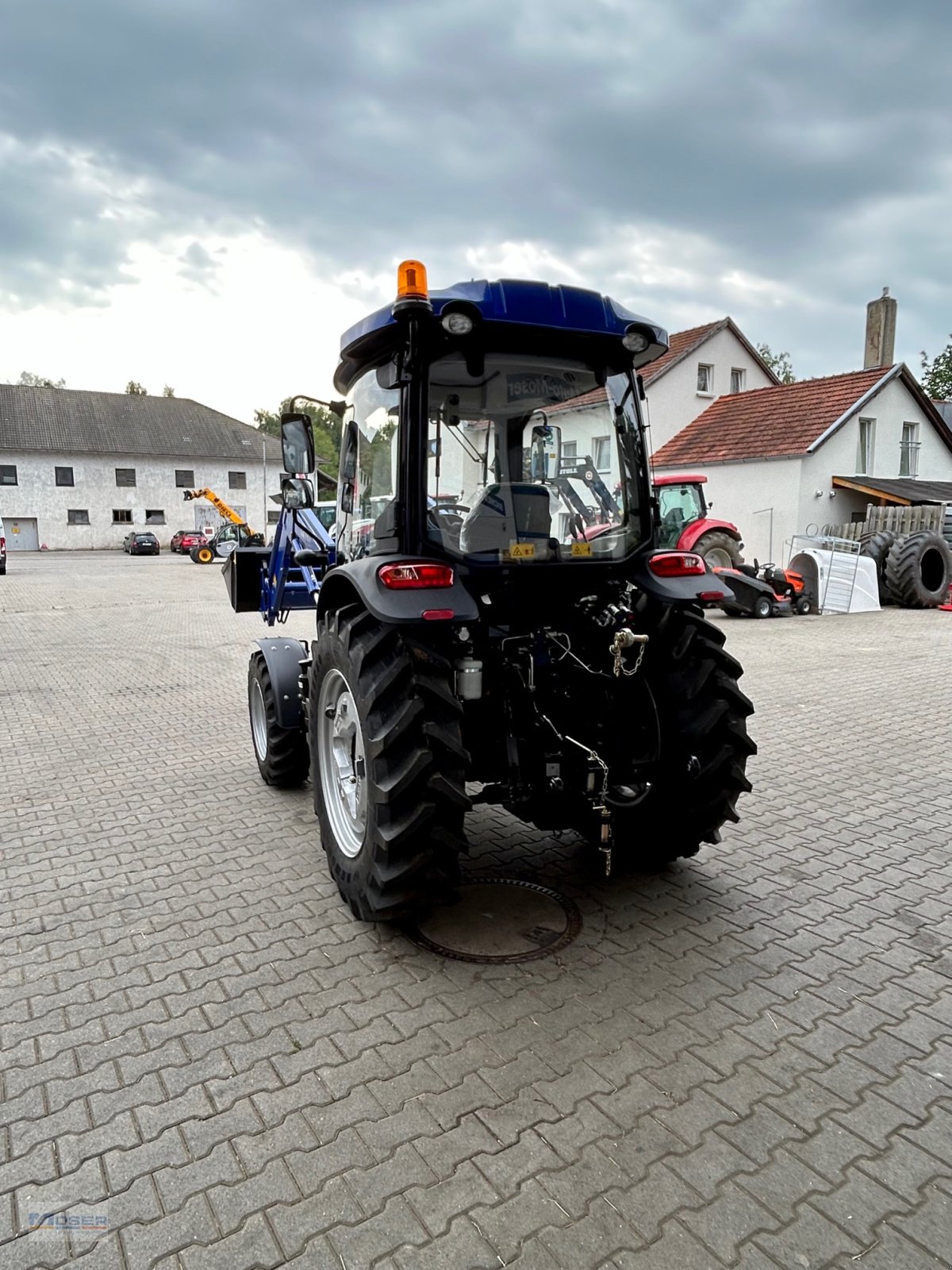 Traktor van het type LOVOL M 754 mit Frontlader, Neumaschine in Massing (Foto 4)