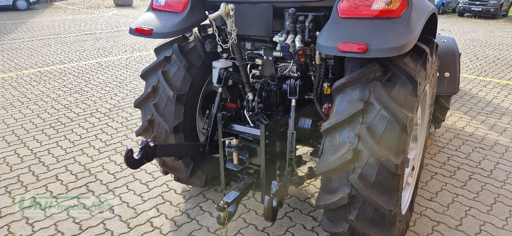 Traktor des Typs LOVOL M554 mit 57 PS Kabine Frontlader, Neumaschine in Hörselberg-Hainich / OT Sättelstädt (Bild 16)