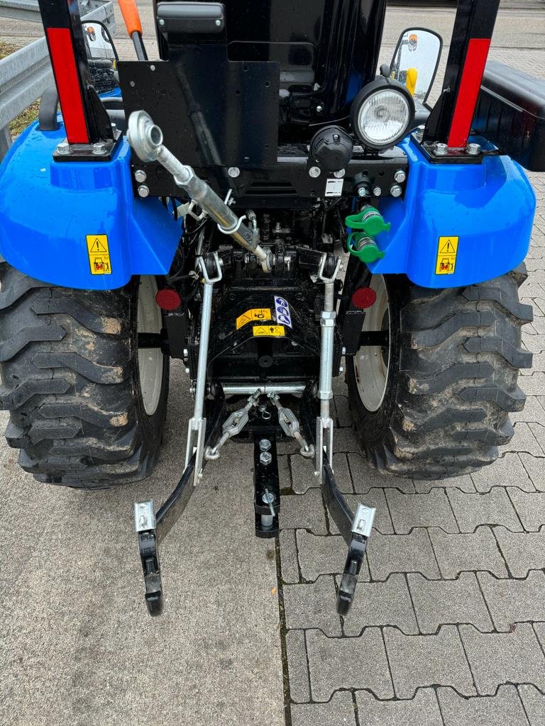 Traktor van het type LS Tractor 25 HST, Neumaschine in Bühl (Foto 7)