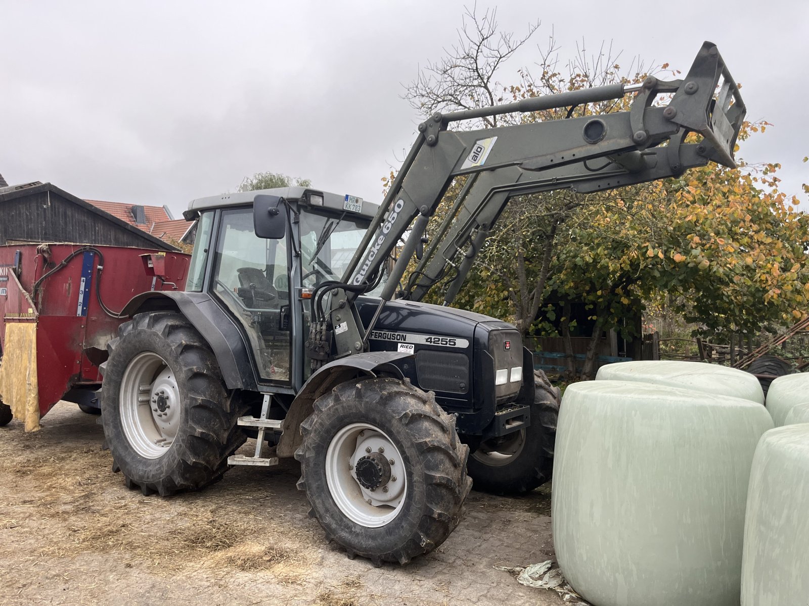 Traktor типа Massey Ferguson -, Gebrauchtmaschine в Ebsdorfergrund (Фотография 1)