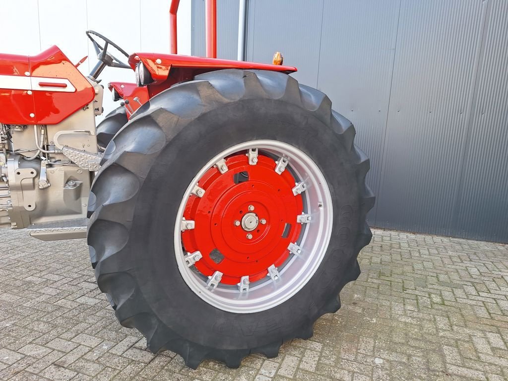 Traktor du type Massey Ferguson 1100 MULTIPOWER, Gebrauchtmaschine en MARIENHEEM (Photo 9)