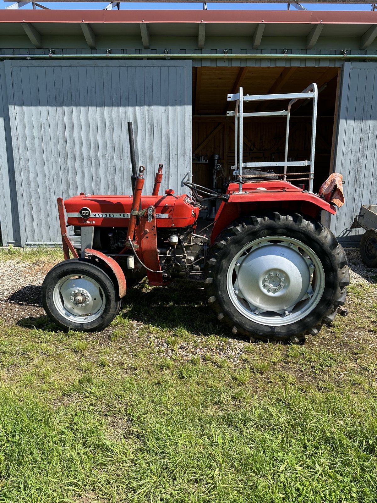 Traktor типа Massey Ferguson 133, Gebrauchtmaschine в Deining (Фотография 1)