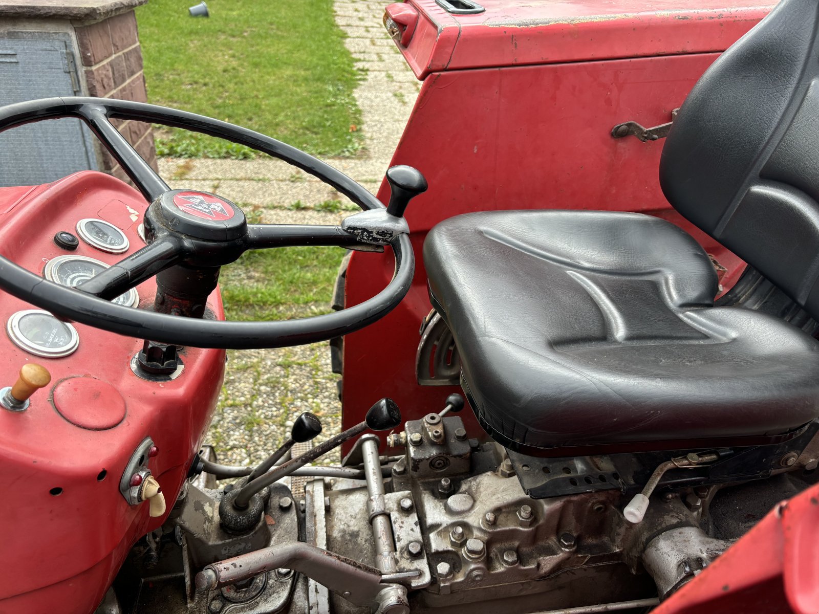 Traktor of the type Massey Ferguson 133, Gebrauchtmaschine in Bad Wildungen (Picture 3)