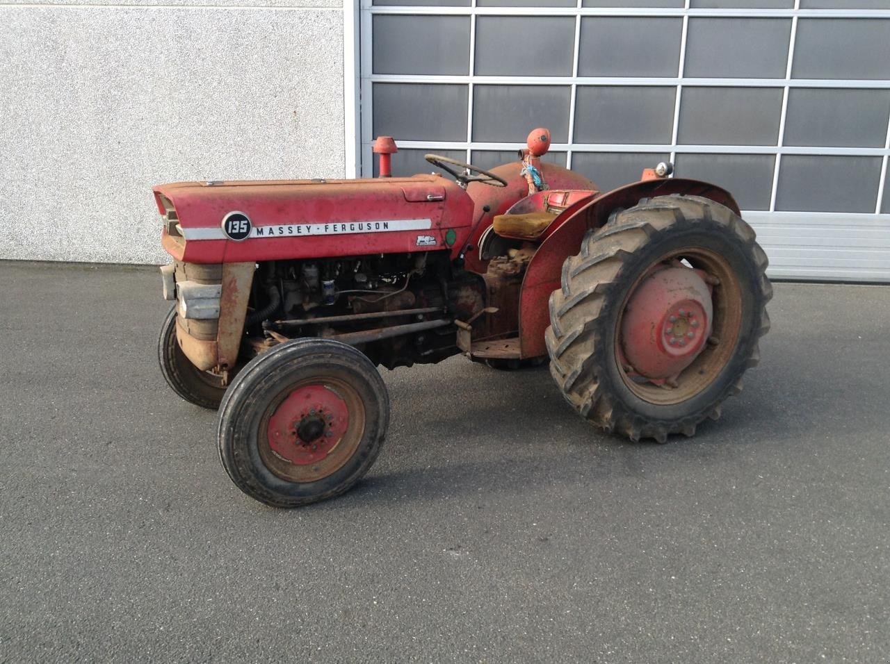 Traktor Türe ait Massey Ferguson 135 BENZIN, Gebrauchtmaschine içinde Farsø (resim 1)