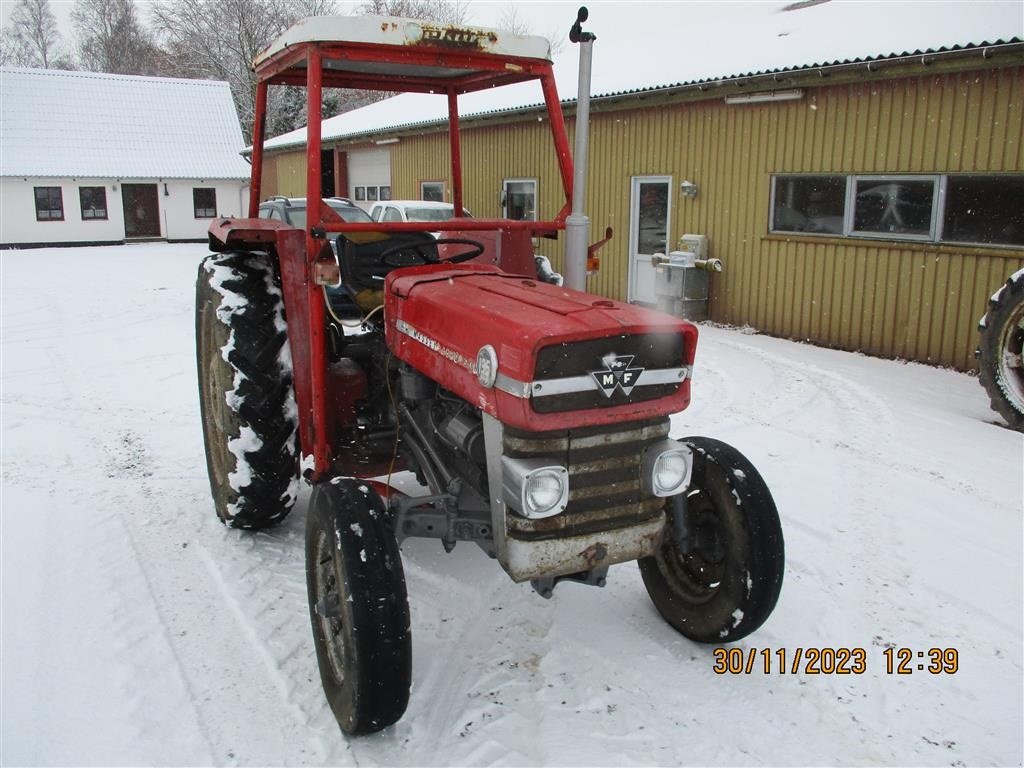 Traktor Türe ait Massey Ferguson 135 god mekanisk stand, Gebrauchtmaschine içinde Høng (resim 2)