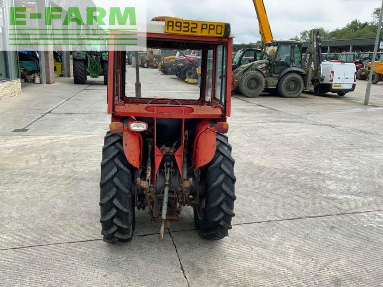 Traktor tip Massey Ferguson 152 s narrow tractor, Gebrauchtmaschine in SHAFTESBURY (Poză 3)