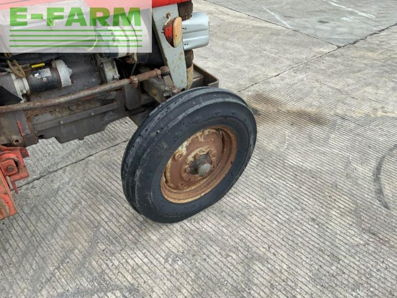 Traktor of the type Massey Ferguson 152 s narrow tractor, Gebrauchtmaschine in SHAFTESBURY (Picture 19)