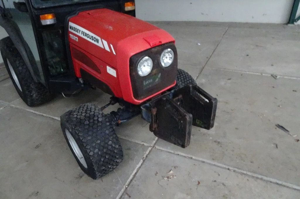 Traktor van het type Massey Ferguson 1523 brede gazonbanden ., Gebrauchtmaschine in Losdorp (Foto 3)