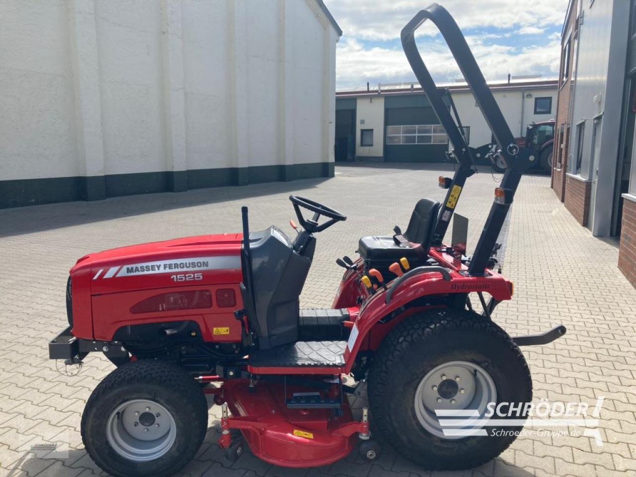 Traktor Türe ait Massey Ferguson 1525 HP ( ISEKI TM 3267 AHL ), Neumaschine içinde Ahlerstedt (resim 4)