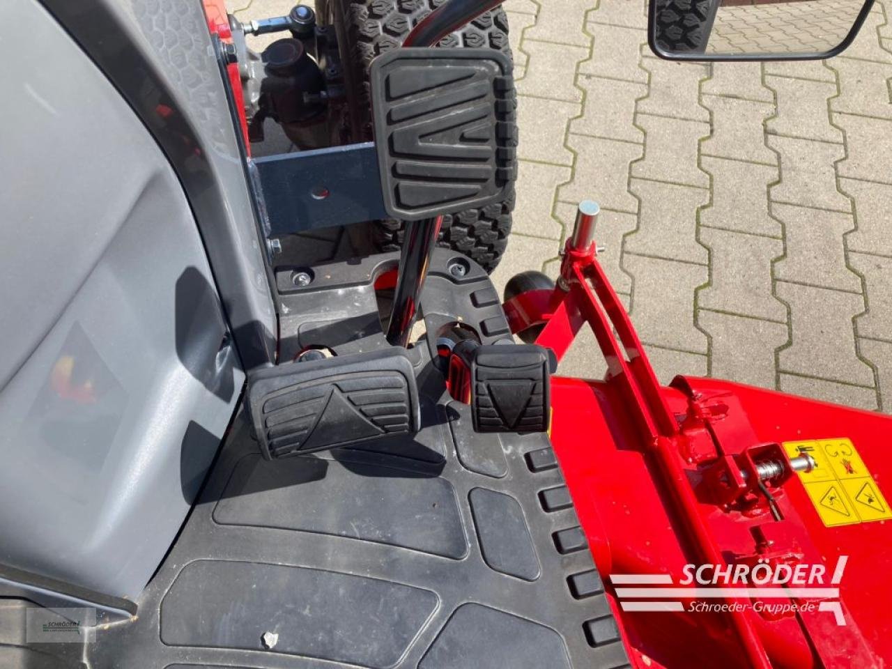 Traktor a típus Massey Ferguson 1525 HP ( ISEKI TM 3267 AHL ), Neumaschine ekkor: Ahlerstedt (Kép 14)