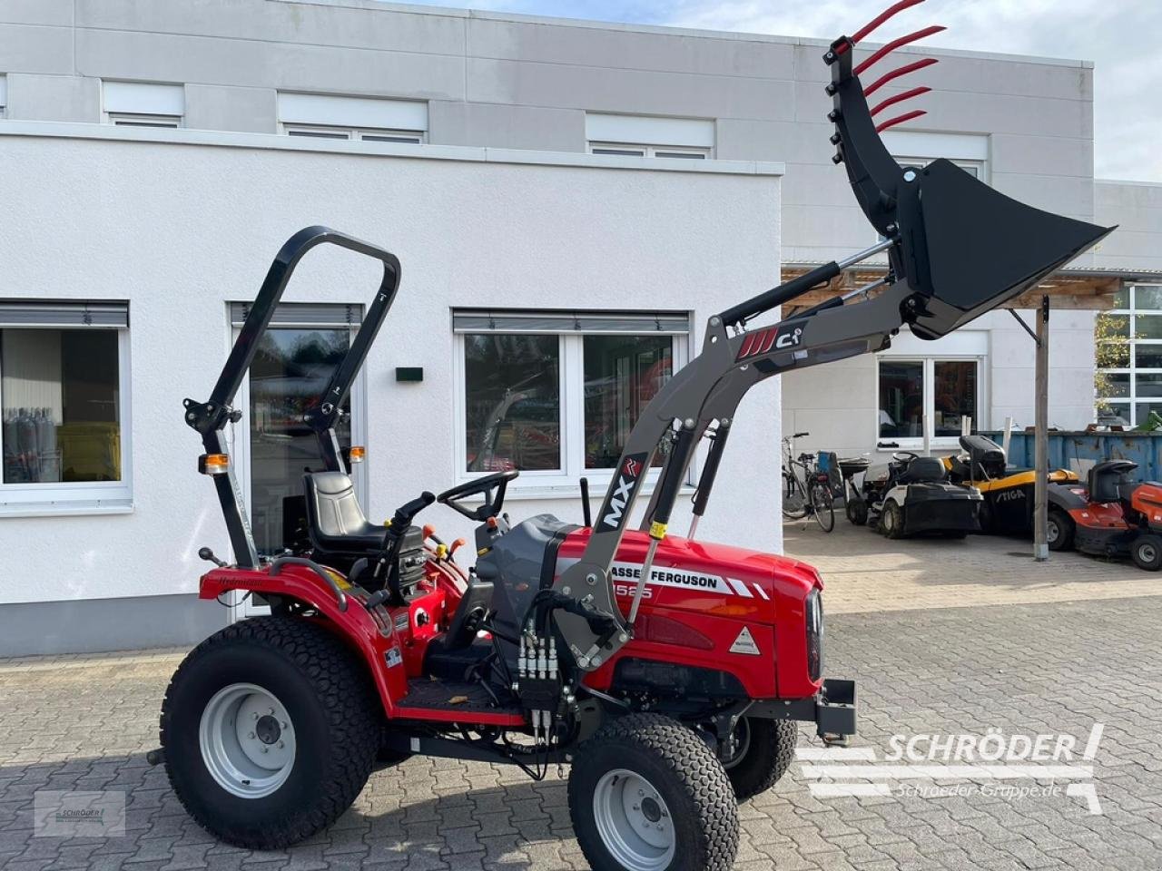 Traktor tip Massey Ferguson 1525 HP, Neumaschine in Westerstede (Poză 1)