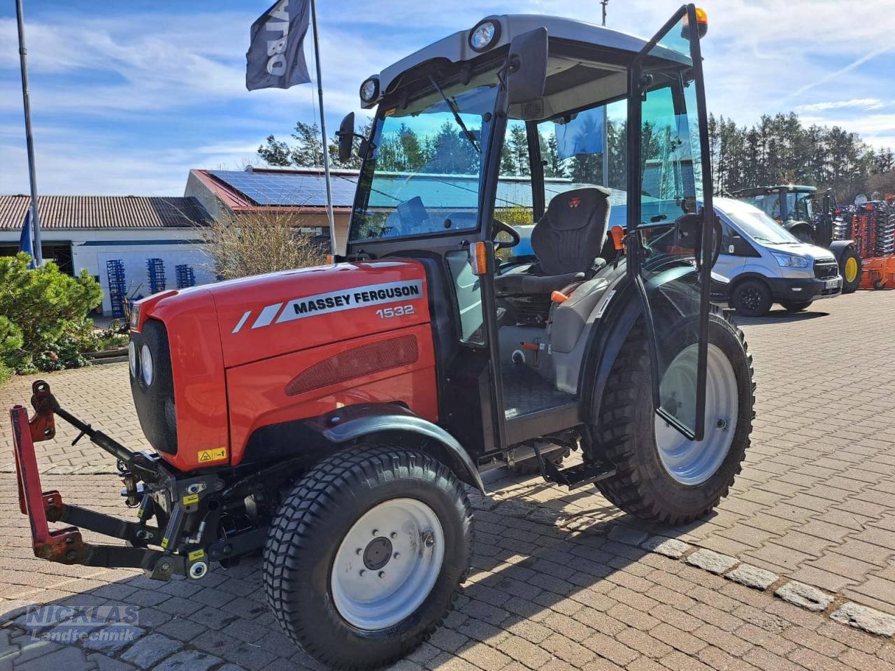 Traktor van het type Massey Ferguson 1532, Gebrauchtmaschine in Schirradorf (Foto 2)