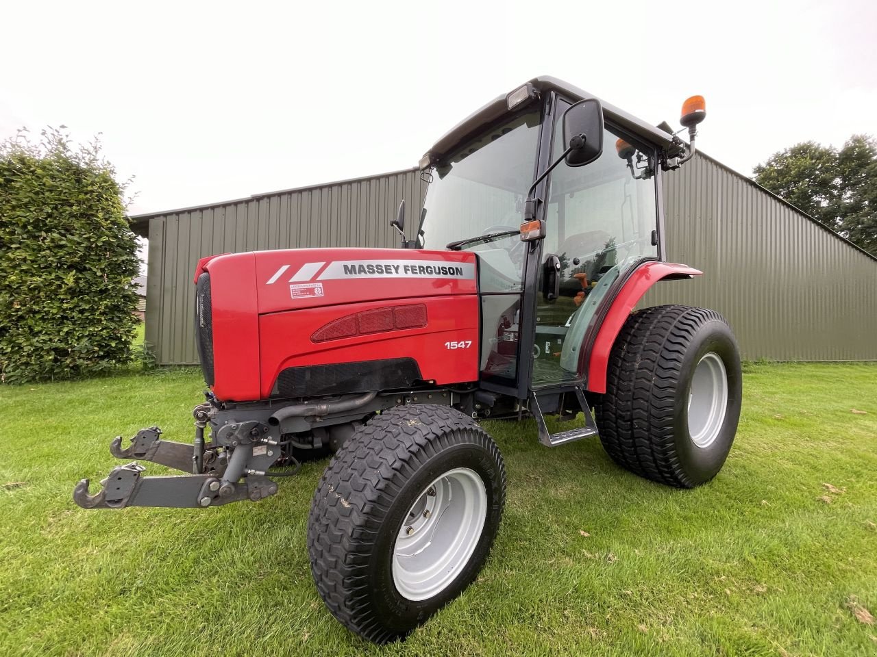 Traktor des Typs Massey Ferguson 1547, Gebrauchtmaschine in Nieuw Roden (Bild 1)