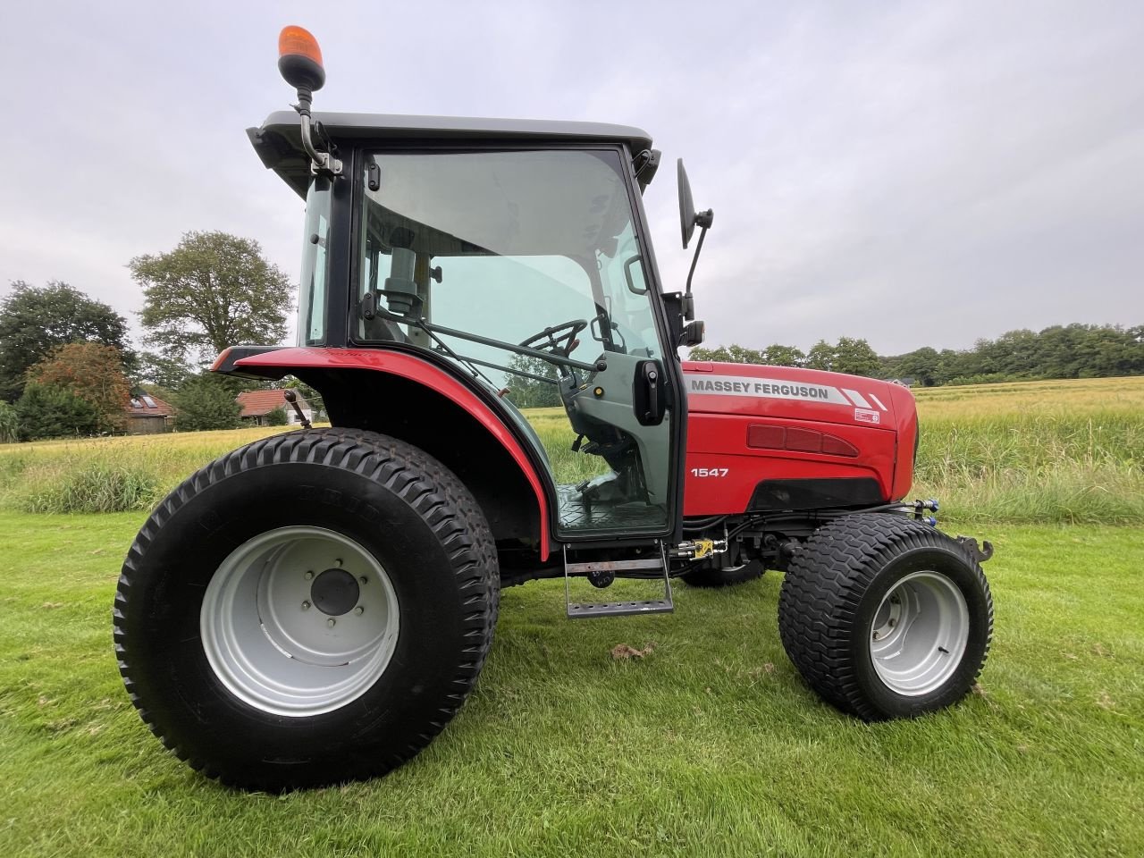 Traktor typu Massey Ferguson 1547, Gebrauchtmaschine w Nieuw Roden (Zdjęcie 4)