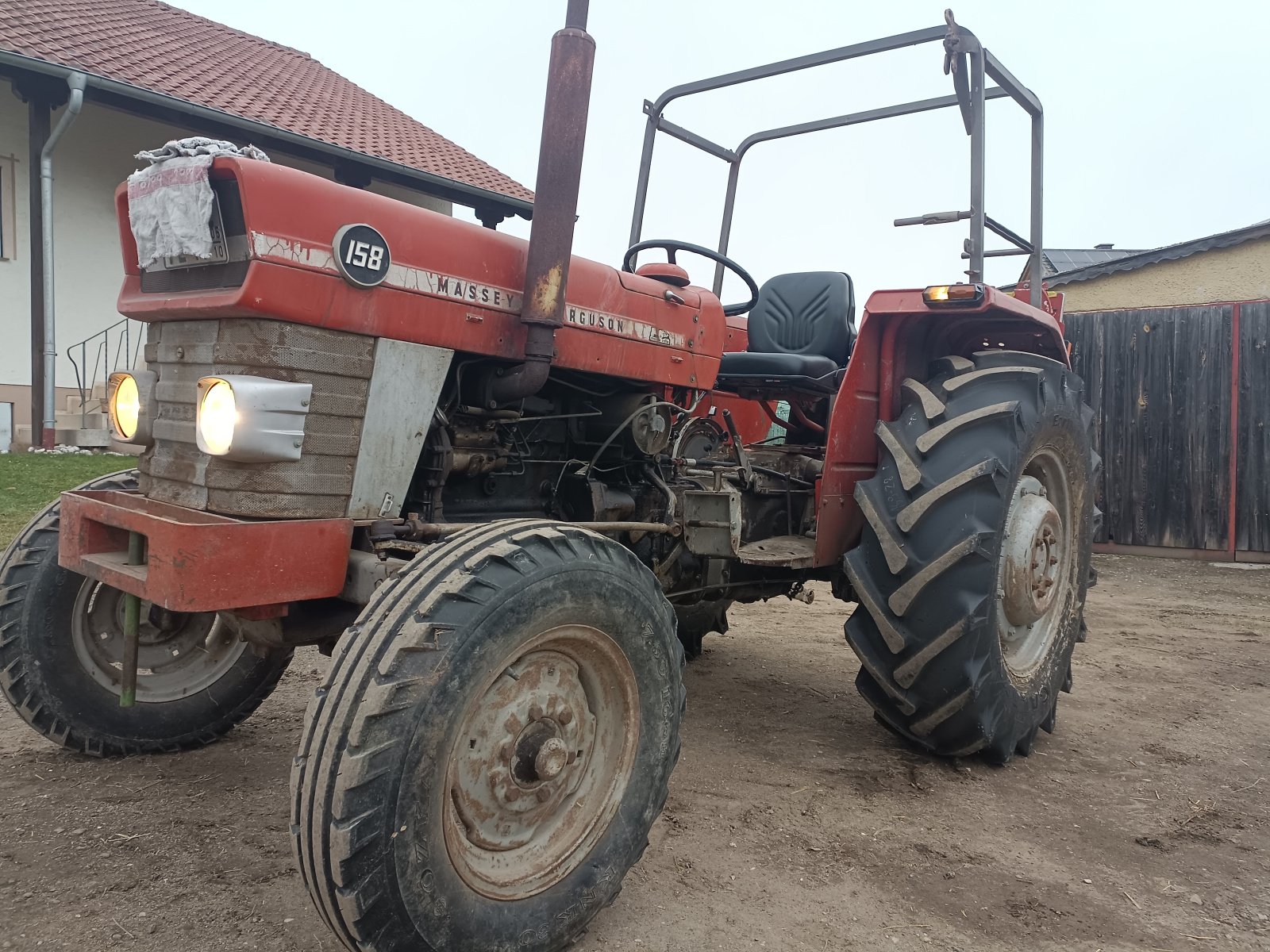 Traktor del tipo Massey Ferguson 158, Gebrauchtmaschine en Maxhütte-Haidhof  (Imagen 1)