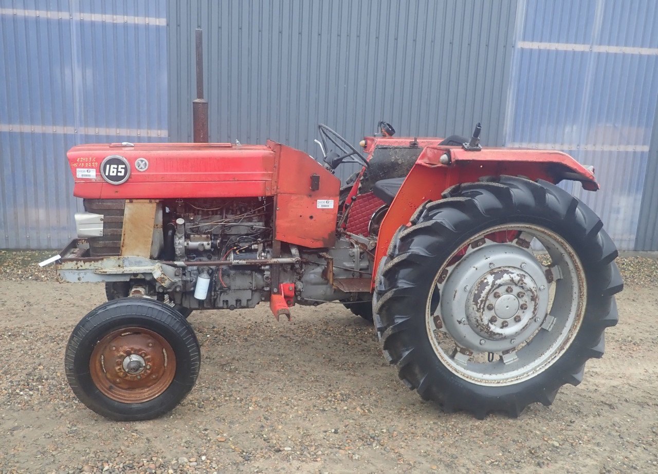 Traktor от тип Massey Ferguson 165, Gebrauchtmaschine в Viborg (Снимка 1)