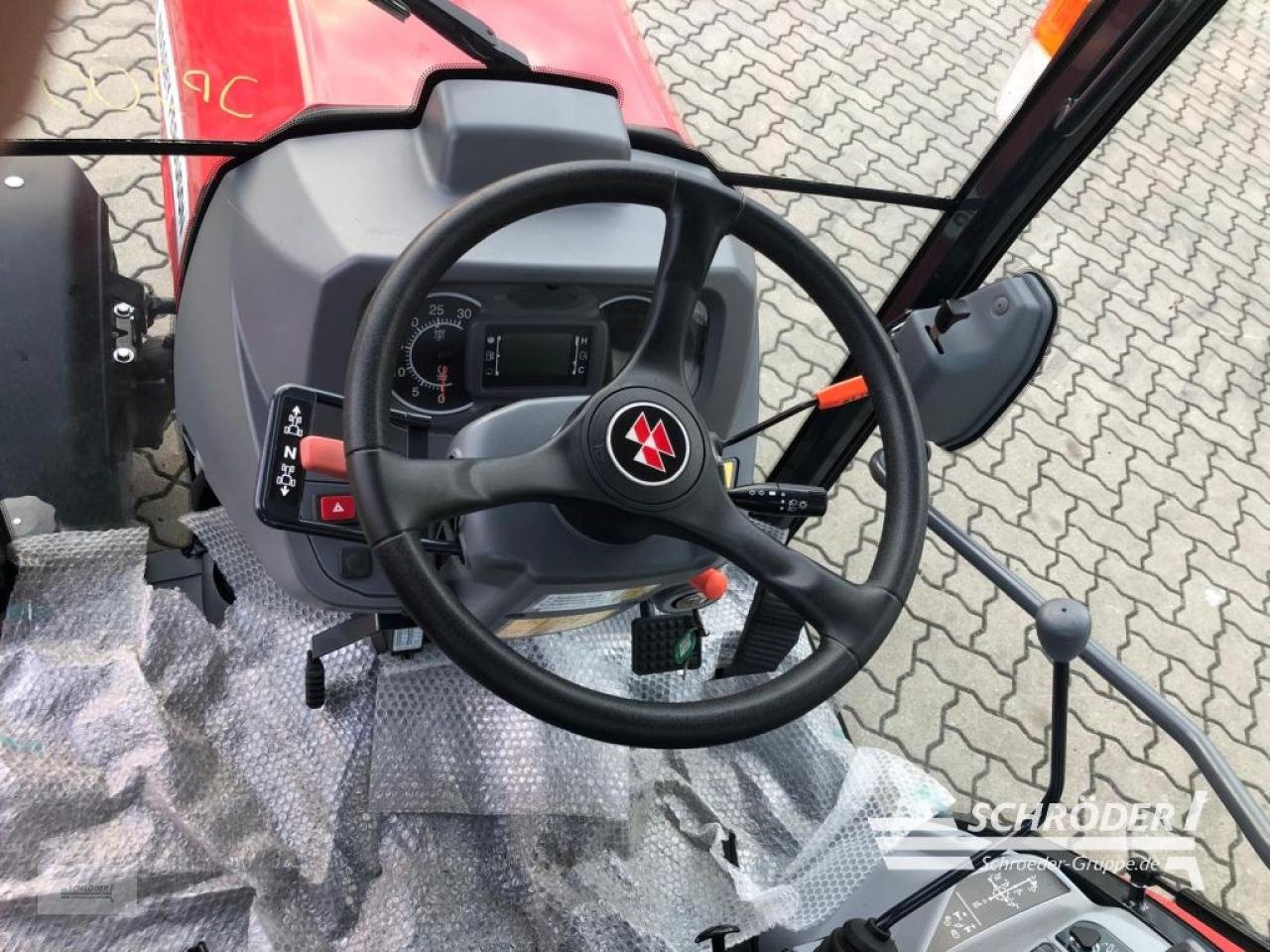 Traktor a típus Massey Ferguson 1735 M HC ( ISEKI TH 5370 AHLK ), Neumaschine ekkor: Ahlerstedt (Kép 8)