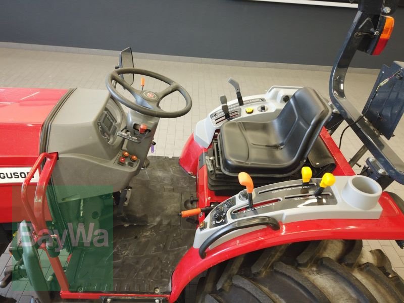 Traktor van het type Massey Ferguson 1735M, Gebrauchtmaschine in Erding (Foto 12)