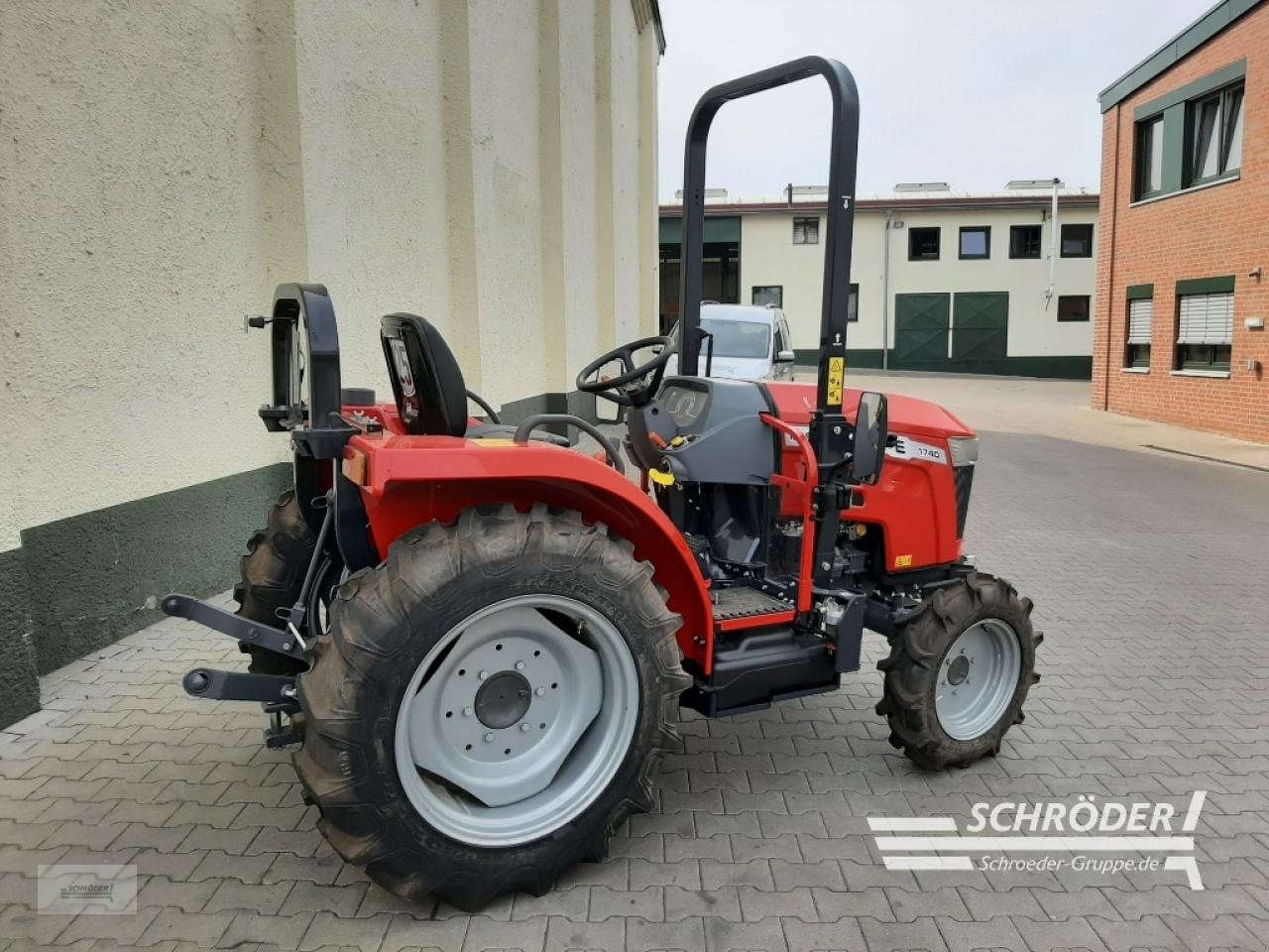 Traktor του τύπου Massey Ferguson 1740 E MP ( ISEKI TLE 3410 AL ), Neumaschine σε Wildeshausen (Φωτογραφία 2)