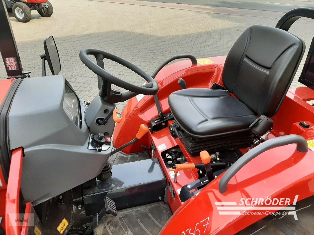 Traktor van het type Massey Ferguson 1740 E MP ( ISEKI TLE 3410 AL ), Neumaschine in Wildeshausen (Foto 5)