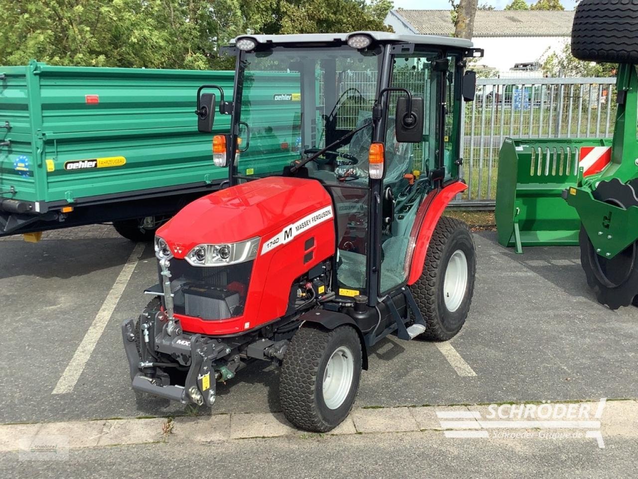 Traktor tipa Massey Ferguson 1740 M H + CAB ( ISEKI TH 5420 AHLK ), Neumaschine u Völkersen (Slika 1)