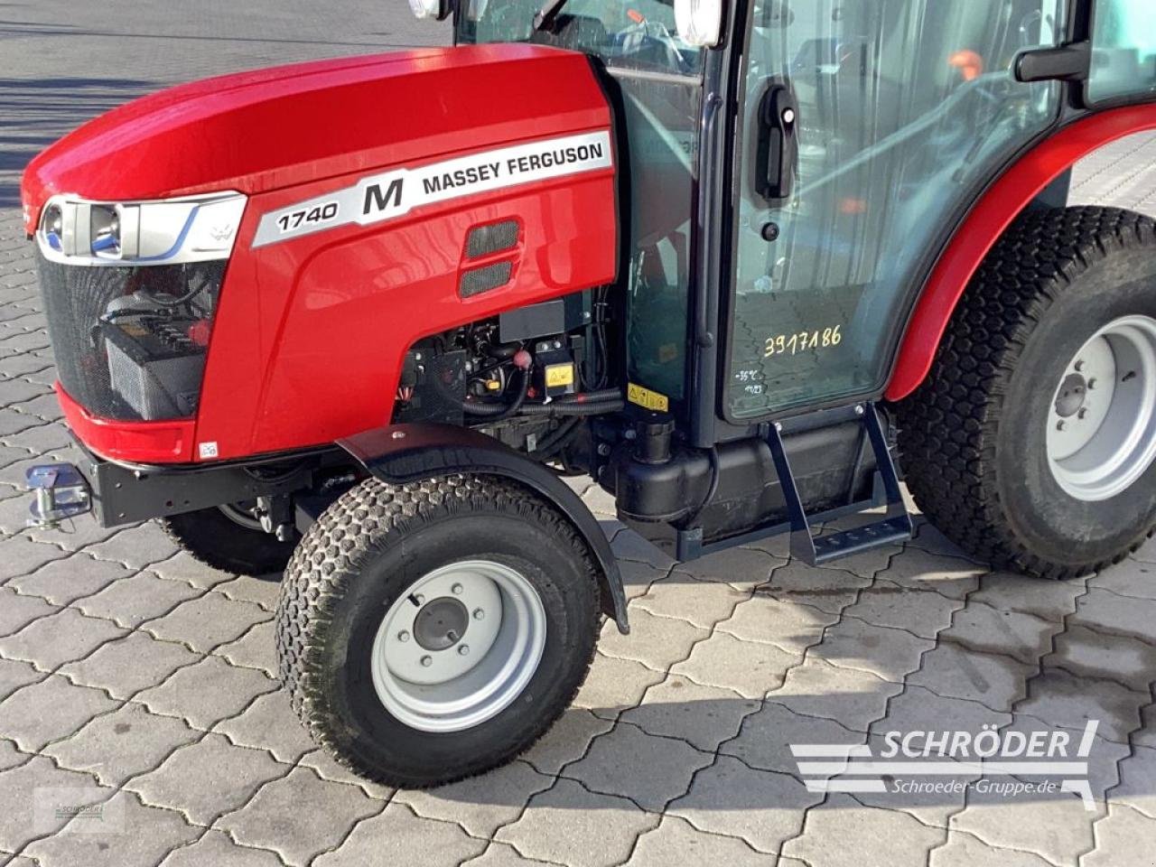 Traktor типа Massey Ferguson 1740 M HC, Neumaschine в Hemmoor (Фотография 5)