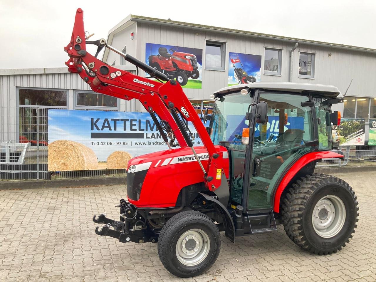 Traktor del tipo Massey Ferguson 1747, Gebrauchtmaschine In Stuhr (Immagine 2)