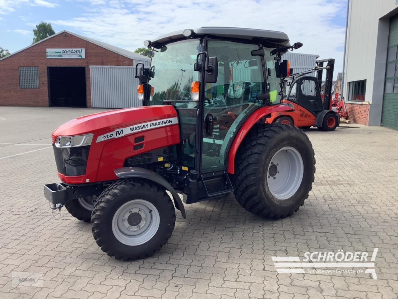 Traktor des Typs Massey Ferguson 1750 M HC ( ISEKI TG 6507 AHLK ), Neumaschine in Wildeshausen (Bild 3)